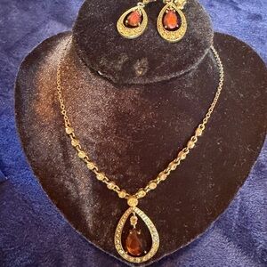 Avon Gold-Tone Teardrop Necklace with Amber-Colored Stones